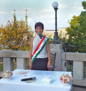 Kruczli Rita esküvői szertartásvezetés Kruczli Rita képe